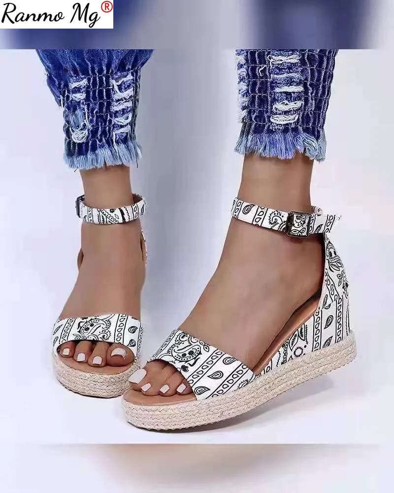 2021 Nové Topánky dámske Letné Pracky Popruhu Rímsky Štýl Kliny Väzbe Pláže Otvorené Prst Priedušná Sandále Retro Tlač Ženy Sandále 4